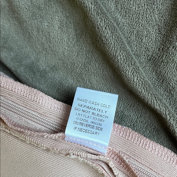 MABLE Soft Pink Ruffle cropped Tube Top size L - Picture 6 of 11